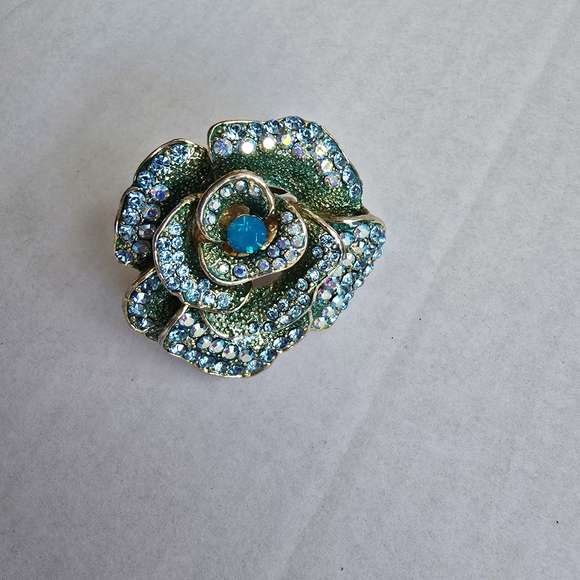 Vintage Green and Blue Crystal Floral Statement Ring Large Aldo - Picture 3 of 10